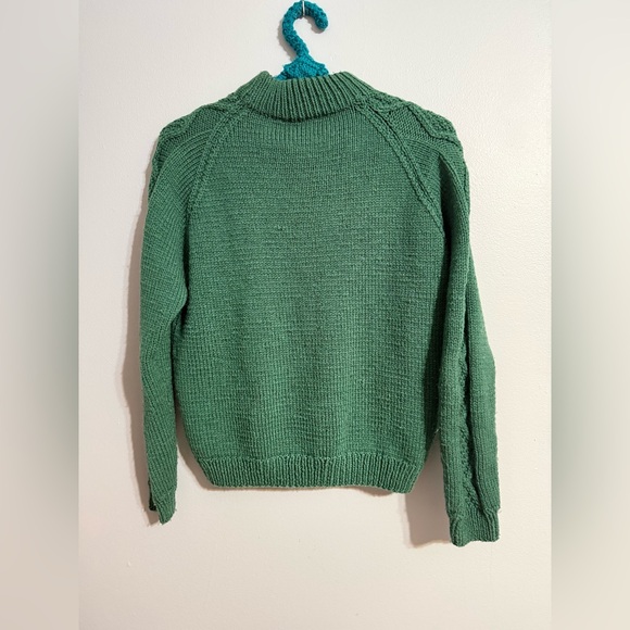 Vintage Newfoundland Hand-Knitted Green Aran Cable Sweater - Picture 4 of 7